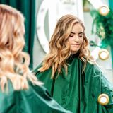 Reverse baleyage, czyli odwrócony balejaż dla blond włosów. Poznaj hit koloryzacji 2024