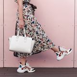 Najmodniejsze buty damskie na wiosnę i lato 2021. Zobacz, jakie modele obuwia rządzą w tym sezonie!