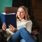 Ciepła bluza to must have na jesienne wieczory. Najbardziej cosy modele kupisz do 99 zł!