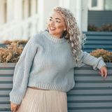 Modne stylizacje plus size na jesień 2022. Zobacz 5 pomysłów na zestawy, w których zadasz szyku!