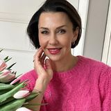 Wiosną modne 50-latki noszą spódnice z tymi butami. Nie wierzysz? Zobacz stylizacje Olejnik i Popek