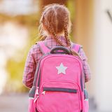 Jaki tornister dla pierwszoklasisty kupić? Pomagamy wybrać najlepszy plecak do pierwszej klasy