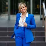 Sukienki wizytowe mają konkurencję. Te eleganckie garnitury damskie nosimy w 2024 na każdą ważną okazję