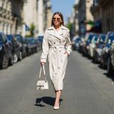 Już powoli możesz się rozglądać za tym płaszczem w H&M. Ciekawe modele też w Reserved i Renee