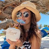 Siwiec zapozowała w odważnym bikini z modnym wzorem. Podobny nosi Macudzińska