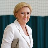 Prześwietlamy styl Agaty Dudy. Oto sztuczki, jakie stosuje na co dzień pierwsza dama
