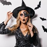 Przebrania na Halloween 2023 – proste pomysły na straszne stylizacje