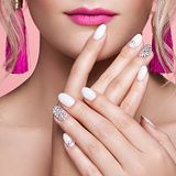 Paznokcie na lato 2020 -  trendy w manicure, którymi powinnaś się zainspirować!