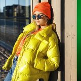 Kurtki puchowe damskie z naturalnym puchem – gdzie znaleźć najtańsze puchówki wysokiej jakości?