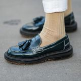 Modne buty męskie na wiosnę 2024: od sneakersów aż po zamszowe półbuty. W te modele warto zainwestować