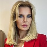 Joanna Racewicz jak pierwsza dama. Włożyła marynarkę w stylu Agaty Dudy