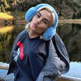 Ten sprytny sposób uratuje zimą twoją fryzurę. Wystarczy zainwestować w dodatek, którego fanką jest Karolina Gilon
