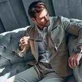 Jak wybrać idealną męską koszulę? Jaki rozmiar i styl pasuje do Ciebie? [PORADNIK + ROZMIARÓWKA]