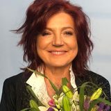 Gustowna elegancja w stylu 80-letniej Urszuli Dudziak. Odkrywamy jej receptę na ponadczasowy styl