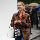 Modne kurtki damskie na jesień 2023 z wyprzedaży. Te modele są teraz mocno przecenione