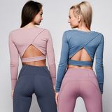 Jakie komplety damskie fitness będą modne wiosną i latem 2022? Sprawdź sety nie tylko na siłownię!