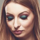 Half cut crease - makijażowy hit gwiazd