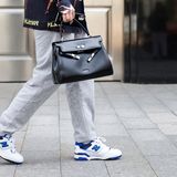 Kultowe adidasy mają konkurencję. New Balance 550 to hitowy model sneakersów na lato