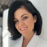 Katarzyna Cichopek w kozakach, które wysmuklają nogi. Będziesz w szoku, jak się w nich prezentuje