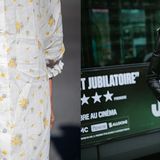 Crossbody phone case, czyli etui na telefon, który w 2021 nosi się jak torebkę. Poznaj ten trend!