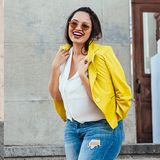 Najlepsze stylizacje na lato dla kobiet plus size, czyli jak się modnie ubierać, nosząc rozmiar 44