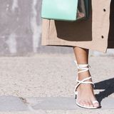 Floss sandals i klapki – do czego nosić najmodniejsze modele letnich butów 2019?