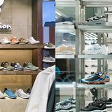 Modne sportowe obuwie: buty adidas, Nike Air Force, New Balance. Wybierz swoją ulubioną markę!