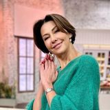 Stylizacje na wigilię dla 50-latek. Sprawdź, jak modnie ubrać się w święta po 50.