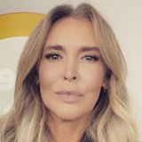 Nosi te same spodnie i sweter od 35 lat. Fani są zachwyceni: „‬Lubię takie podejście, dobre rzeczy na lata”