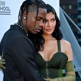 Kylie Jenner urodziła! Przypomnijmy sobie, jak wyglądała w drugiej ciąży [ZDJĘCIA]