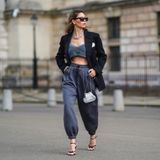 Joggery – co to za spodnie i jak je nosić? Sprawdź damskie stylizacje z joggerami na każdą okazję!