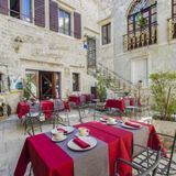 Apartment and Rooms Palace Derossi Trogir (2)