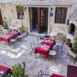 Apartment and Rooms Palace Derossi Trogir (4)