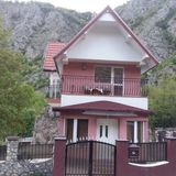 Casa de vacanță La Stânci Crăciunești (2)