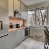 City Chic Retreat: Newly Renovated 1BR Apartment București (4)