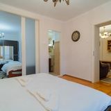 Apartament Classic Stay next to Victoriei Avenue București (2)