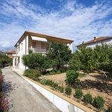 Apartmanok és Szobák Parkolóhellyel Trogir - 13102 (2)