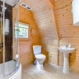 Domki nad jeziorem (2)