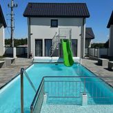 Domki Aurora klimatyzowane, z podgrzewanym basenem i zjeżdżalnią wodną (4)