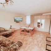 Dom z altaną w ogródku (3)