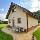 DOMEK NAD SANEM BIESZCZADY (2)