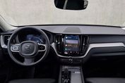 Volvo XC60 B5 B AWD Plus Dark aut