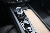 Volvo XC60 T8 Plug-In Hybrid AWD Ultra Dark