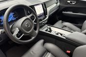 Volvo XC60 B5 B AWD Plus Dark