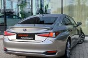 Lexus ES 300h Business Edition +