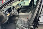 Volvo XC60 B5 B AWD Plus Dark