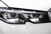 BMW Seria 3 318i Advantage aut