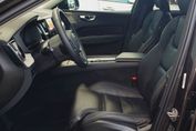 Volvo XC60 B5 B AWD Plus Dark aut