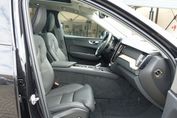 Volvo XC60 B5 B AWD Ultra Dark