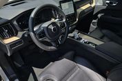 Volvo XC60 B5 B AWD Ultra Dark